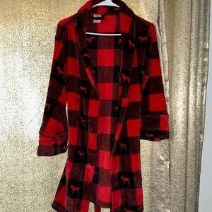 Pink XS robe black and red